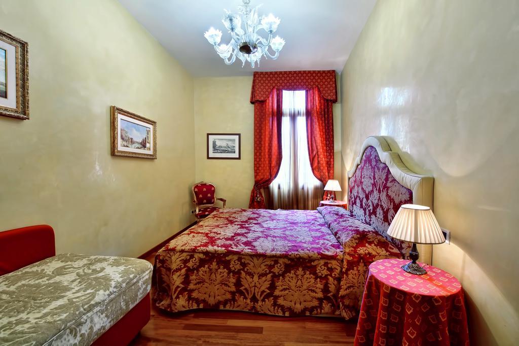 Residence Odoni Venesia Ruang foto