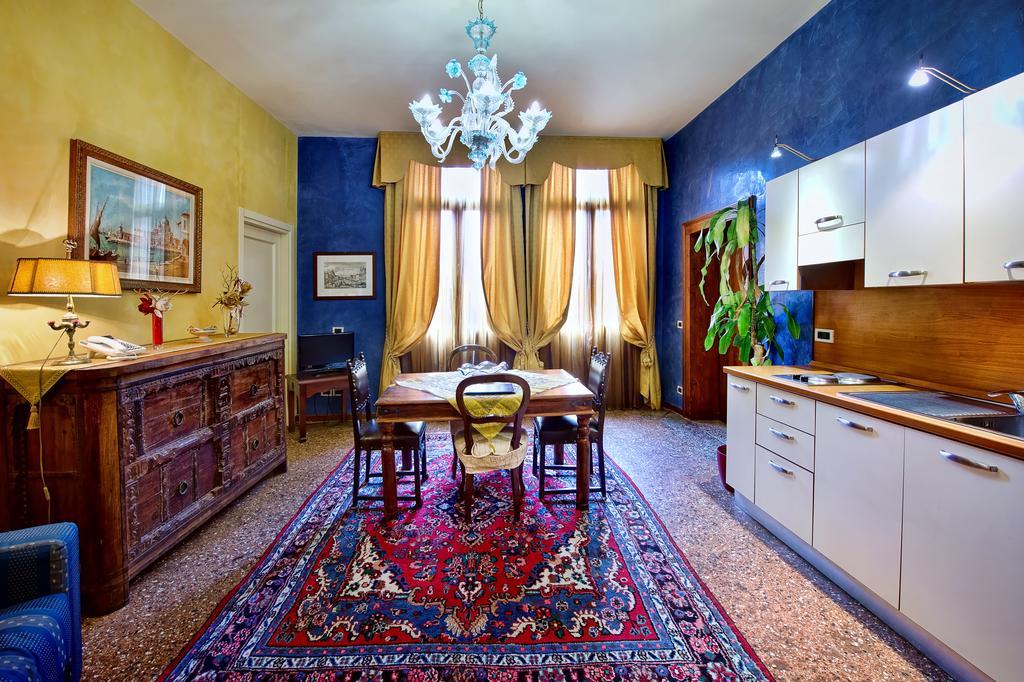 Residence Odoni Venesia Ruang foto